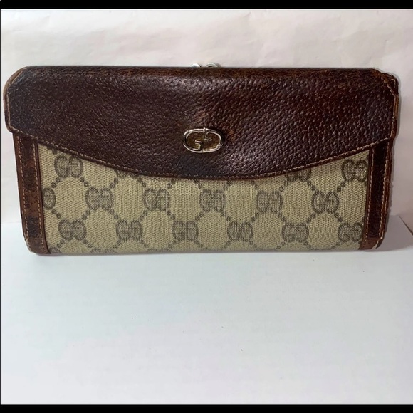 SOLDAuthentic Vintage Gucci GG Coated Canvas Wallet - Picture 3 of 12